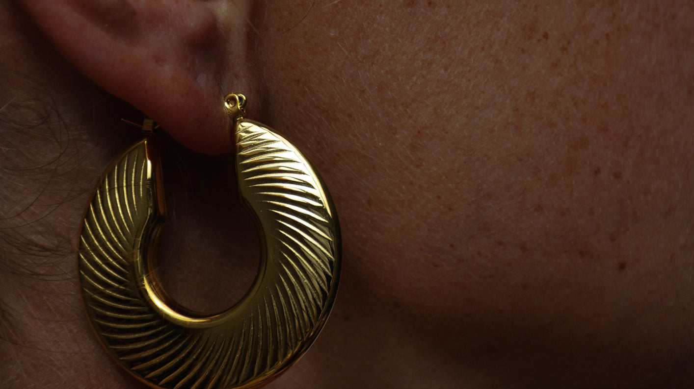 Fall Into Style: Embracing Autumn with Chic Jewellery Trends