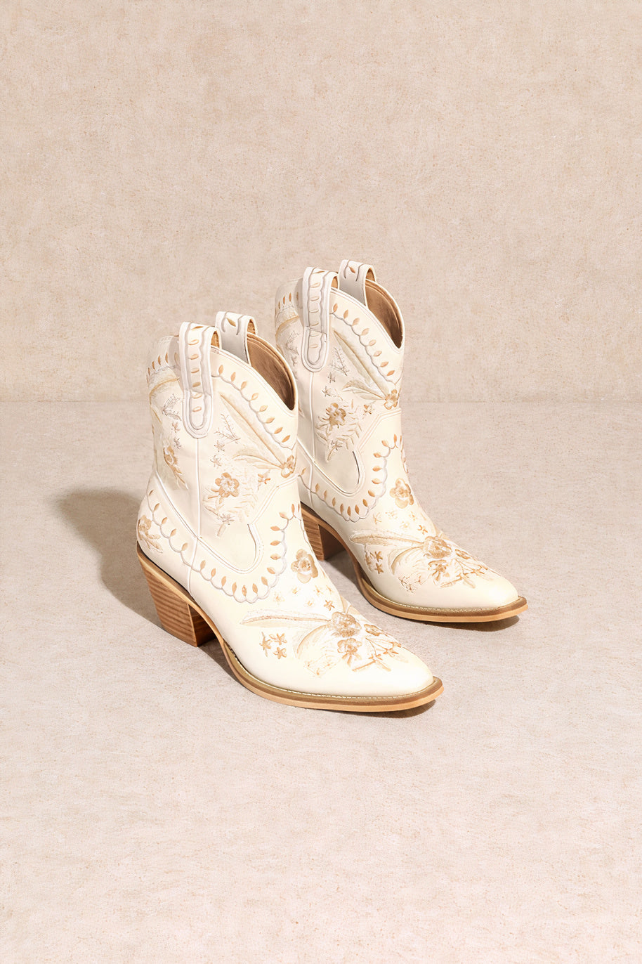 White Embroidered Cowgirl Boots: The Perfect Festival and Wedding Footwear