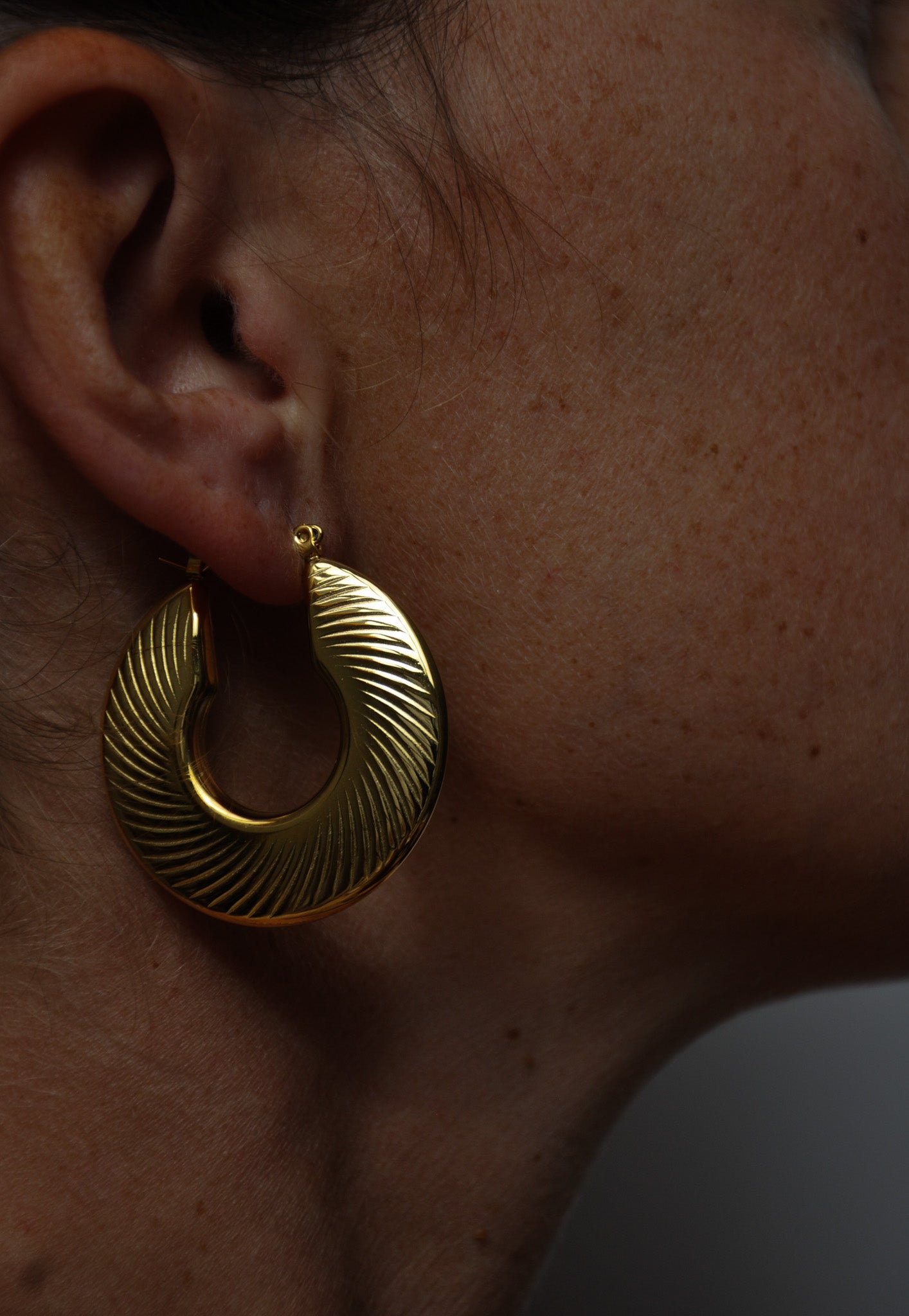 Fall Into Style: Embracing Autumn with Chic Jewellery Trends